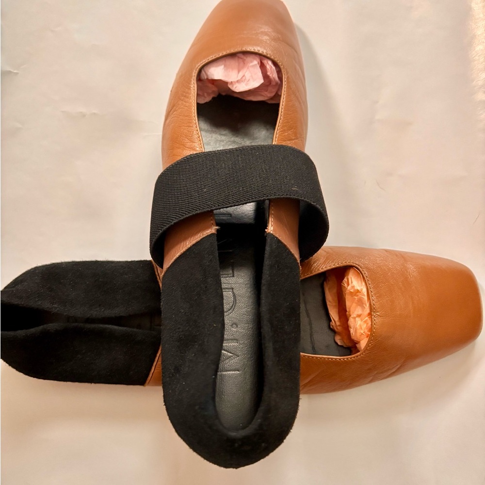 M. Gemi Italian Leather Ballare Two-Tone Tan Flats - Picture 4 of 6
